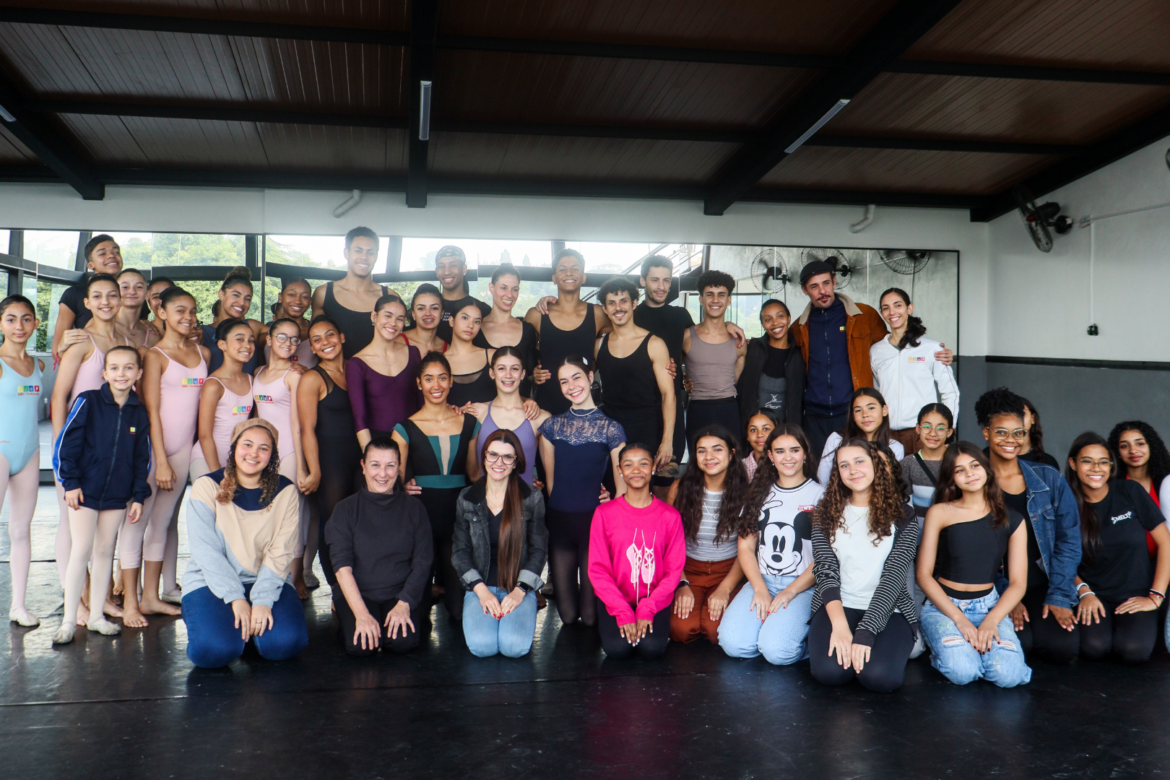 Visita – Alunos de dança da Secretaria Municipal de Cultura de Francisco Morato