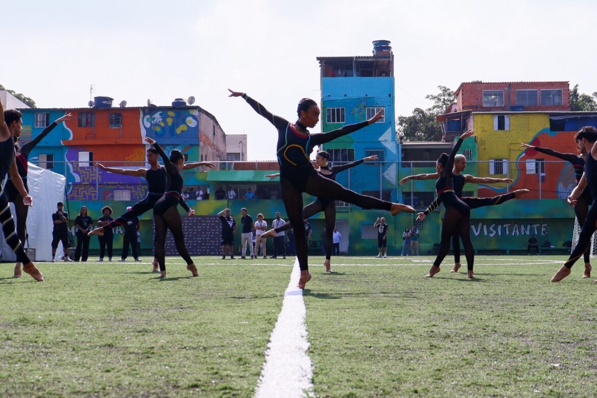 Cia Ballet Paraisópolis na Arena Palmeirinha