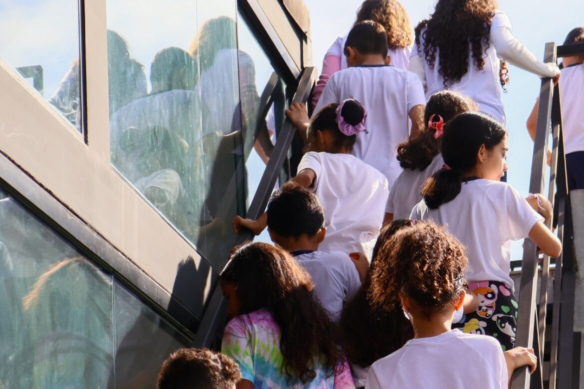 EMEF Professor Paulo Freire Visita o Ballet Paraisópolis