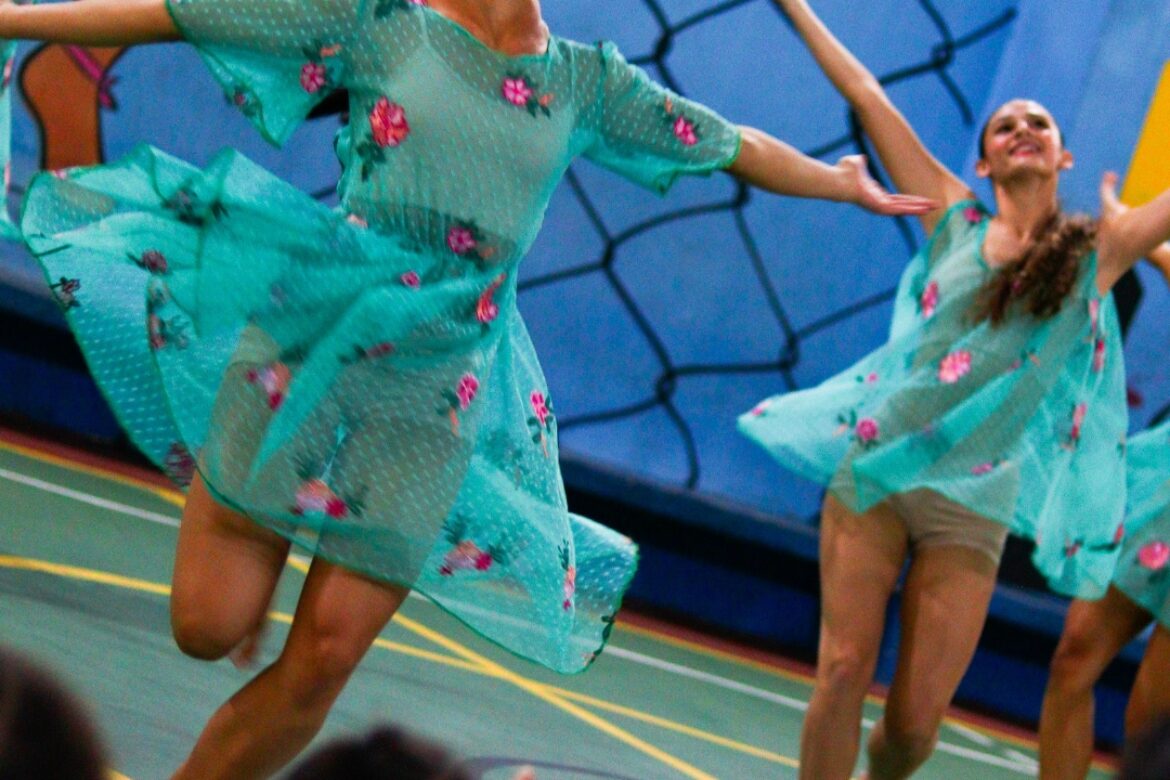 Grupo Infantil Ballet Paraisópolis na EMEF Professor Paulo Freire