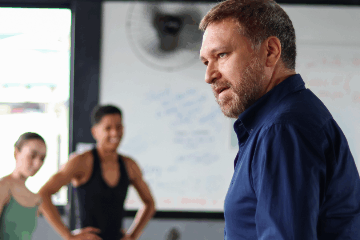 Oleksi Bessmertni, diretor do Tanzolymp visita o Ballet Paraisópolis e a Cia Ballet Paraisópolis